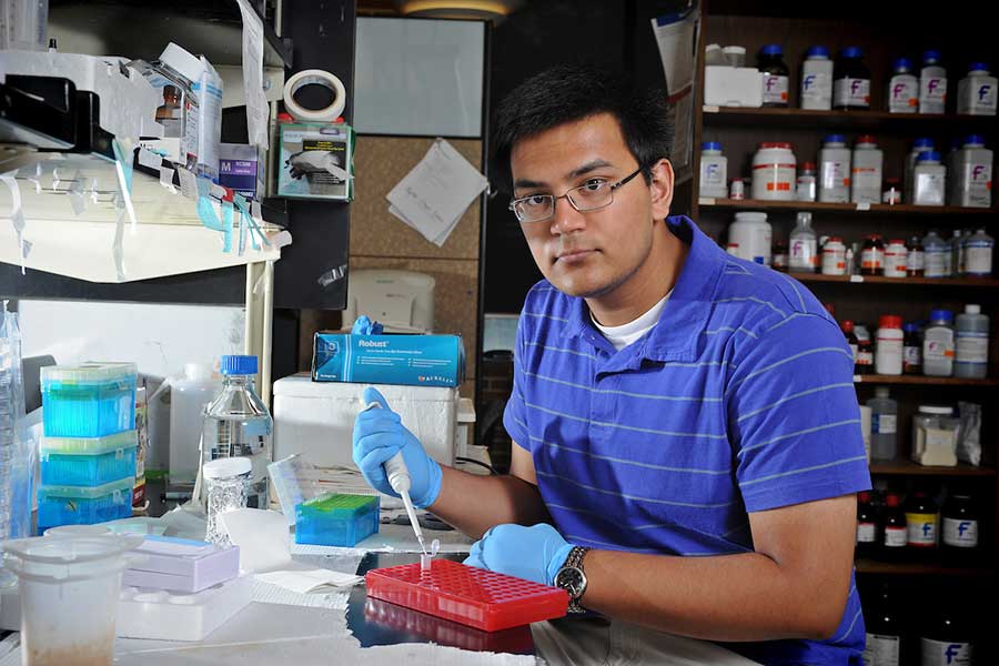 Arjun Bhattacharya in Lab